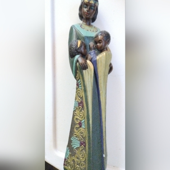 Enesco Mahogany Princes figureine  and frame ( 2 piece/ items) - Picture 2 of 5